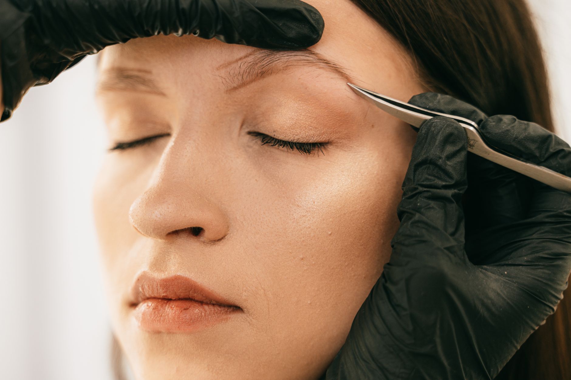 The Basics of Eyebrow Shaping at Home