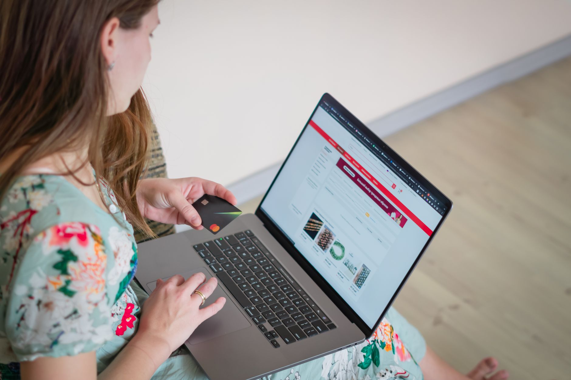 How to Shop Online Without Impulse Buying